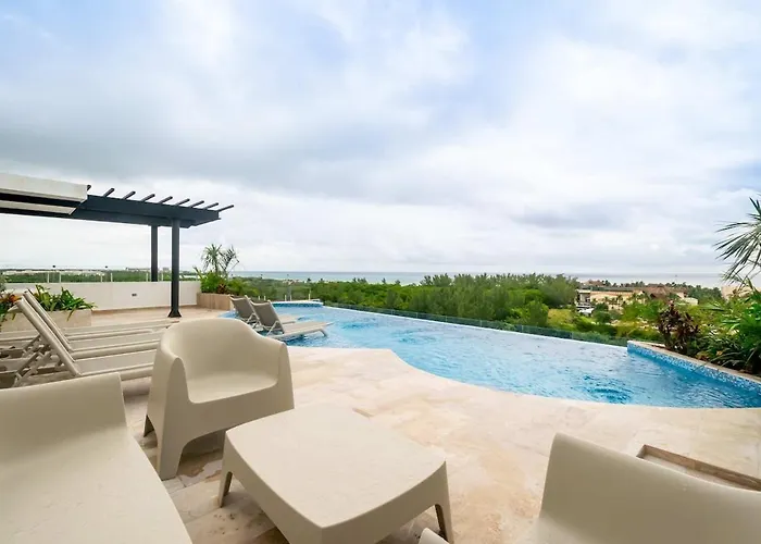 Rooftop Pool Steps To Coco Playa del Carmen